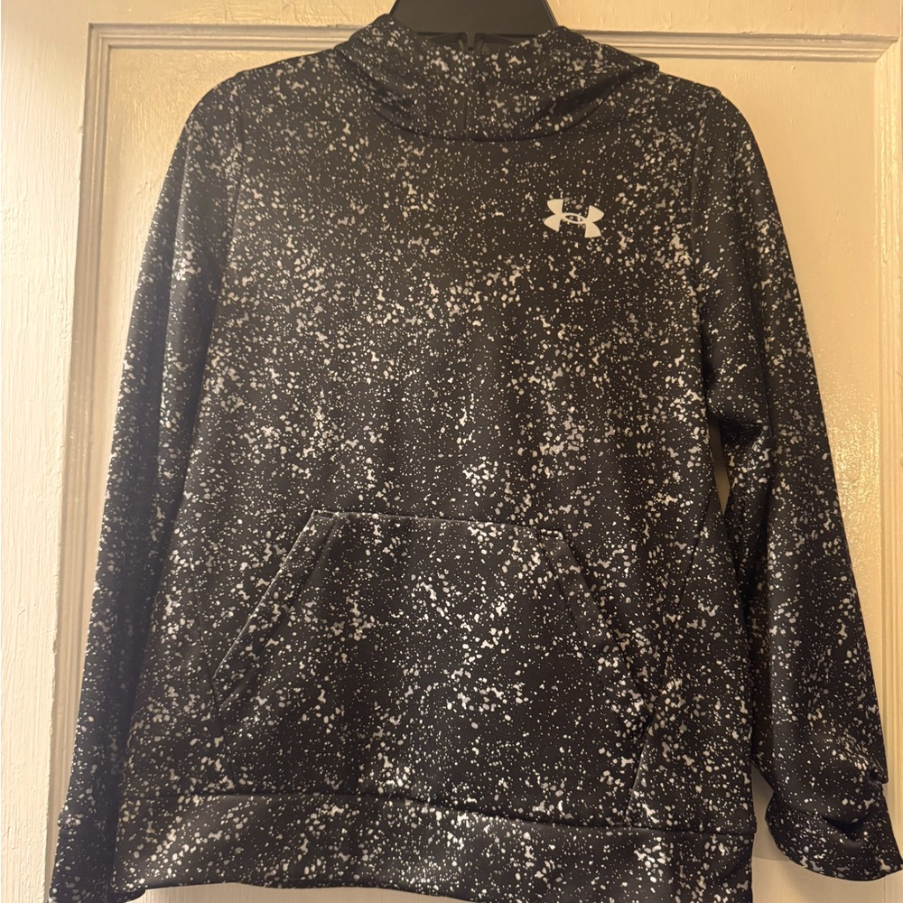 Girl’s black Under Armour sweatshirt size medium